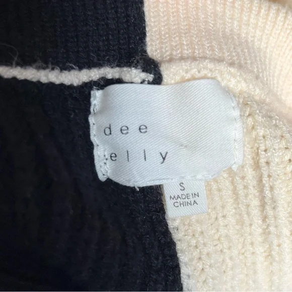 Dee Elly Black Cream Leopard Cheetah Contrast
Sleeve Cozy Sweater Size Small - Picture 3 of 6